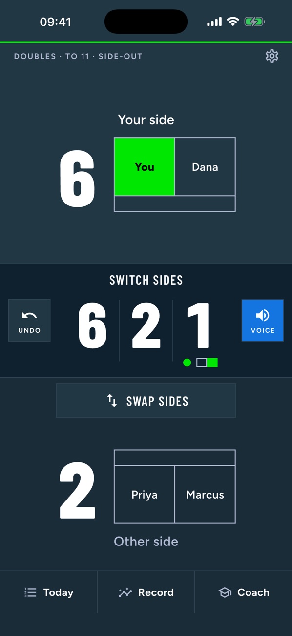 The court showing SWITCH SIDES at 6, 2, 1 with a full-width Swap sides key